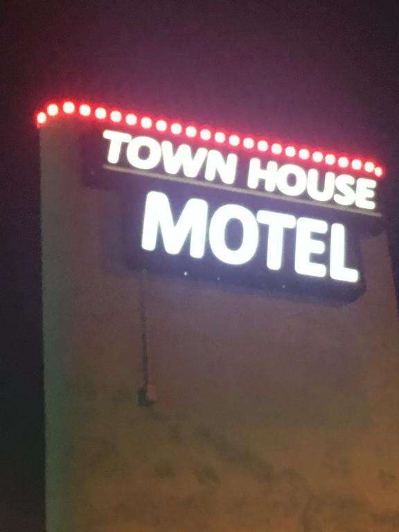 Town House Motel Lynwood Εξωτερικό φωτογραφία