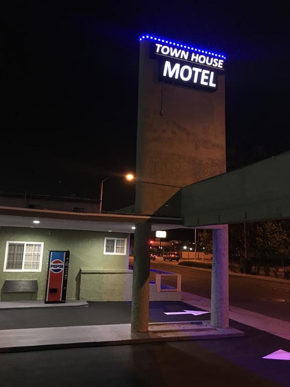 Town House Motel Lynwood Εξωτερικό φωτογραφία