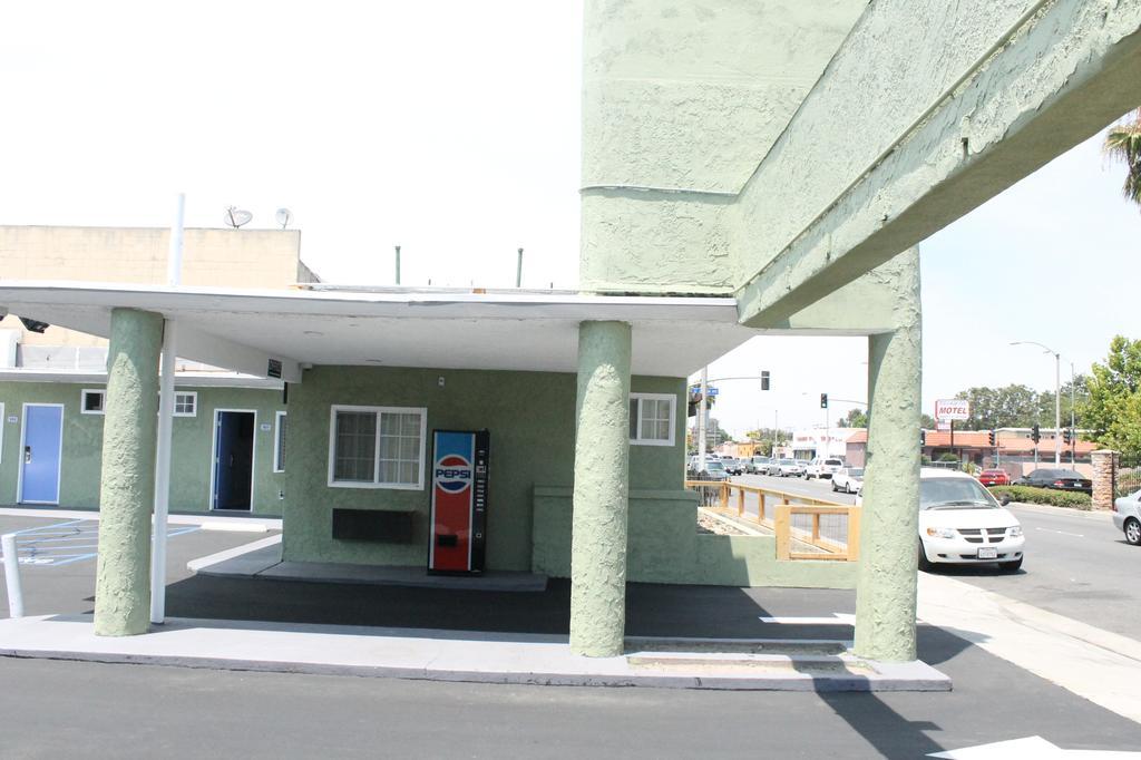 Town House Motel Lynwood Εξωτερικό φωτογραφία