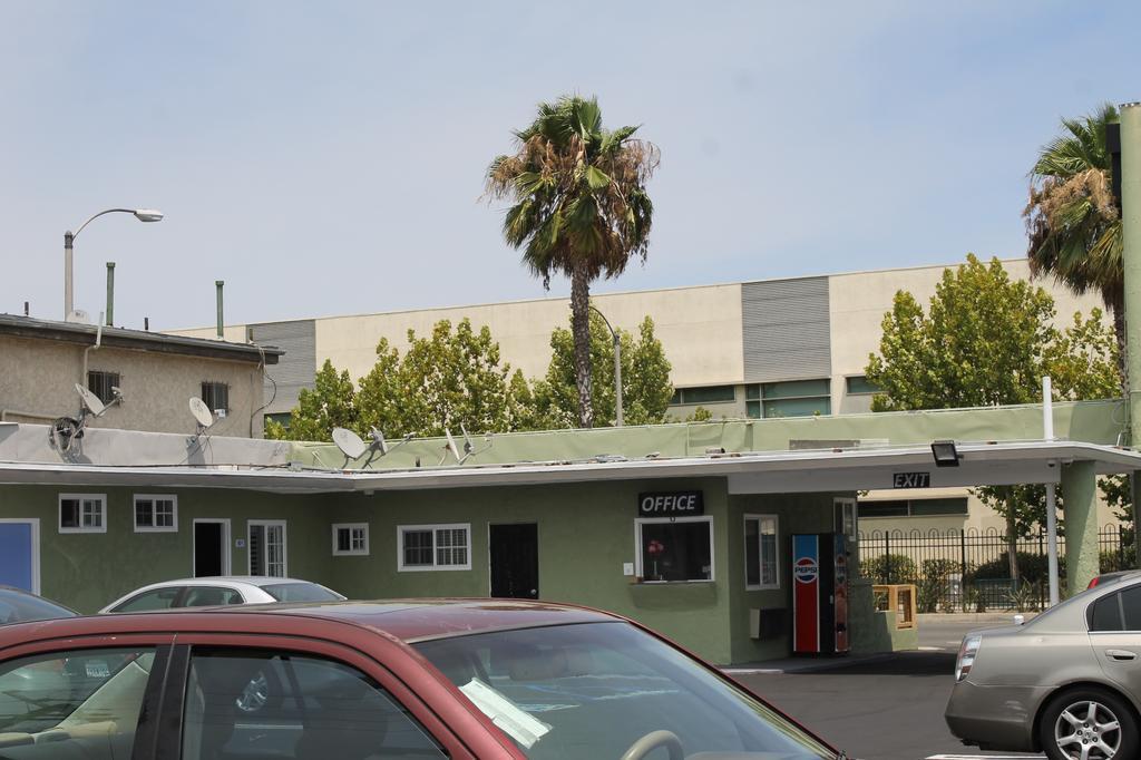 Town House Motel Lynwood Εξωτερικό φωτογραφία