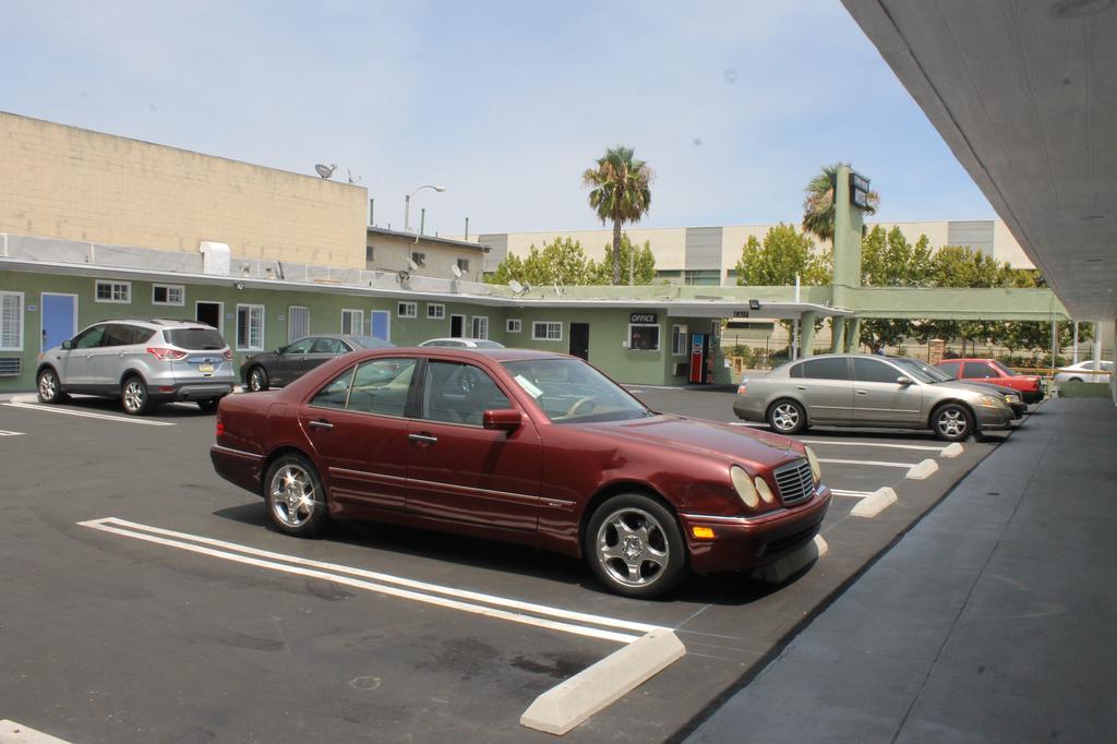 Town House Motel Lynwood Εξωτερικό φωτογραφία