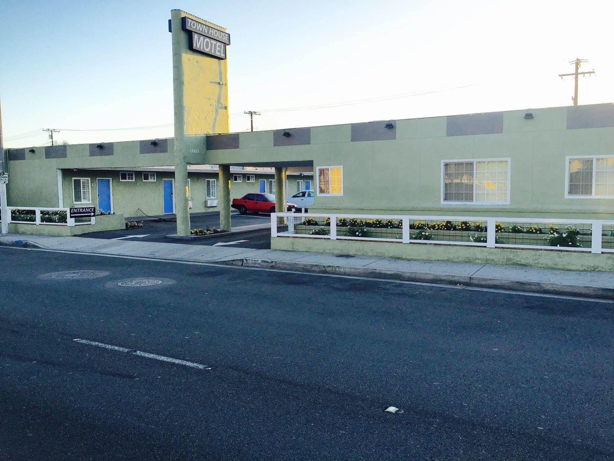 Town House Motel Lynwood Εξωτερικό φωτογραφία